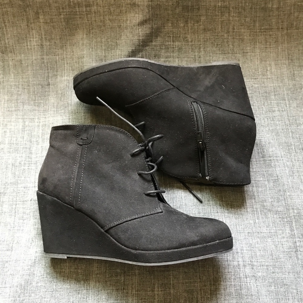 MERONA Black Suede Booties